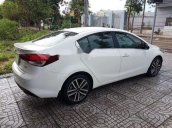 Cần bán Kia Cerato năm 2017, màu trắng số tự động