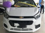 Bán Chevrolet Spark năm sản xuất 2018, màu trắng, 319 triệu