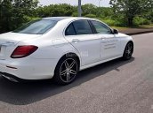 Bán xe Mercedes E300 AMG đời 2017, màu trắng số tự động