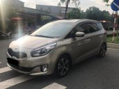 Bán Kia Rondo 2017 tự động, màu vàng cát, xe còn rất mới đi kỹ