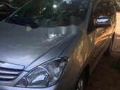 Cần bán xe Toyota Innova đời 2010, màu bạc, 385 triệu