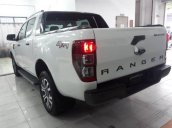 Bán xe Ford Ranger Wildtrak 3.2L AT sản xuất năm 2017, màu trắng, giá tốt