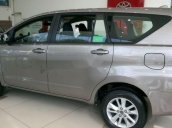 Cần bán Toyota Innova năm sản xuất 2018, màu bạc, giá tốt