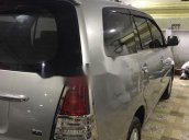 Cần bán gấp Toyota Innova đời 2010, màu bạc còn mới, 432tr