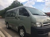 Cần bán xe Toyota Hiace đời 2010, màu bạc, giá tốt