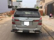 Cần bán Toyota Innova 2011, màu bạc chính chủ, giá 300tr