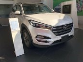 Bán ô tô Hyundai Tucson đời 2018, màu trắng, giá tốt