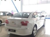 Bán ô tô Chevrolet Cruze đời 2018, màu trắng, giá chỉ 699 triệu