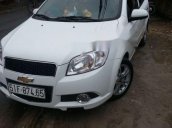 Cần bán gấp Chevrolet Aveo sản xuất 2017, màu trắng, giá tốt