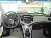 Bán Chevrolet Cruze 1.6MT đời 2014, màu trắng