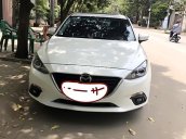 Bán Mazda 3 1.6 đời 2017, màu trắng số tự động, 650tr