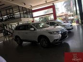 Cần bán Mitsubishi Outlander 2.4 CVT Premium sản xuất năm 2018, màu trắng