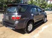 Cần bán xe Toyota Fortuner v sản xuất năm 2009, màu xám