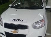 Cần bán gấp Chevrolet Aveo sản xuất 2017, màu trắng, giá tốt