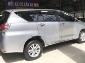 Bán xe Toyota Innova 2.0E năm 2016, màu bạc, giá 695tr