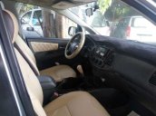 Bán xe Toyota Innova năm sản xuất 2014, màu bạc số sàn