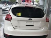 Cần bán xe Ford Focus sản xuất 2018, màu trắng, giá 590tr