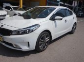 Bán xe Kia Cerato sản xuất 2017, màu trắng