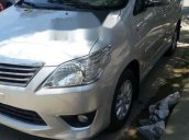 Cần bán lại xe Toyota Innova E đời 2013, màu bạc, 417tr