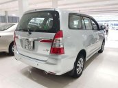 Cần bán gấp Toyota Innova V sản xuất 2015, màu bạc, giá tốt