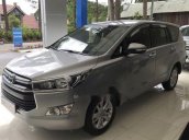 Bán xe Toyota Innova 2.0E năm 2016, màu bạc, giá 695tr