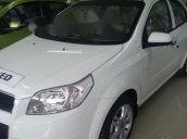 Cần bán gấp Chevrolet Aveo sản xuất 2017, màu trắng, giá tốt