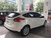 Cần bán xe Ford Focus sản xuất 2018, màu trắng, giá 590tr