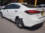 Bán xe Kia Cerato sản xuất 2017, màu trắng