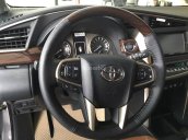 Bán Toyota Innova 2.0V 2018 màu bạc - Hỗ trợ trả góp 90%, bảo hành chính hãng 3 năm/Hotline: 0973.306.136