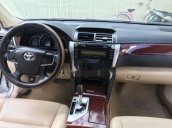 Bán Toyota Camry đời 2014, màu bạc