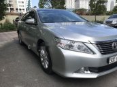 Bán Toyota Camry đời 2014, màu bạc