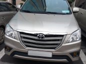 Cần tiền bán gấp Toyota Innova E đời 2015, xe như mới