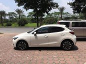 Cần bán lại xe Mazda 2 đời 2016, màu trắng giá cạnh tranh