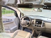 Bán Toyota Innova E đk 2014, xe nhà sử dụng kỹ, màu bạc