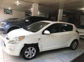 Cần bán xe Hyundai i20 sản xuất 2011, màu trắng chính chủ, 370 triệu