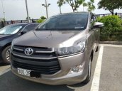 Cần bán gấp Toyota Innova sản xuất 2017, màu nâu