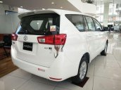 Bán xe Toyota Innova 2.0 E sản xuất năm 2018, màu trắng, giá 713tr