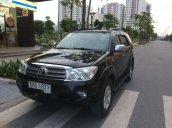 Bán Toyota Fortuner năm sản xuất 2010, màu đen xe gia đình