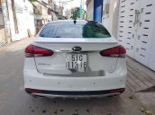 Cần bán xe Kia Cerato đời 2017, màu trắng như mới