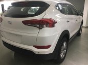 Cần bán xe Hyundai Tucson sản xuất năm 2018, màu trắng