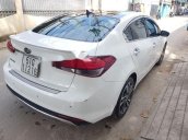 Cần bán xe Kia Cerato đời 2017, màu trắng như mới