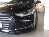 Bán xe Hyundai Elantra năm 2018, màu đen, giá 560tr