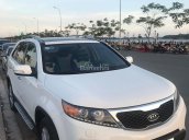 Kẹt tiền bán xe Sorento 2013, số sàn màu trắng, xe đẹp bản full