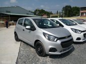 Bán Chevrolet Spark LS MT đời 2018, KM 60triệu, HT khách mua chạy Grab, 70tr nhận xe