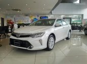 Bán Camry 2.5Q màu trắng - Model 2018 - Ưu đãi lớn, trả góp 90%, nhận xe ngay. Hotline 0973.306.136