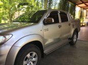 Bán ô tô Toyota Hilux năm sản xuất 2011, màu vàng cát