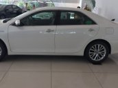 Bán ô tô Toyota Camry 2.5Q năm 2018, màu trắng