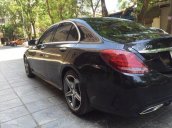 Cần bán lại xe Mercedes năm sản xuất 2016, màu đen xe gia đình