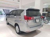 Bán Toyota Innova năm 2017, màu bạc  