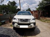 Cần bán gấp Toyota Fortuner đời 2017, màu trắng, xe nhập còn mới